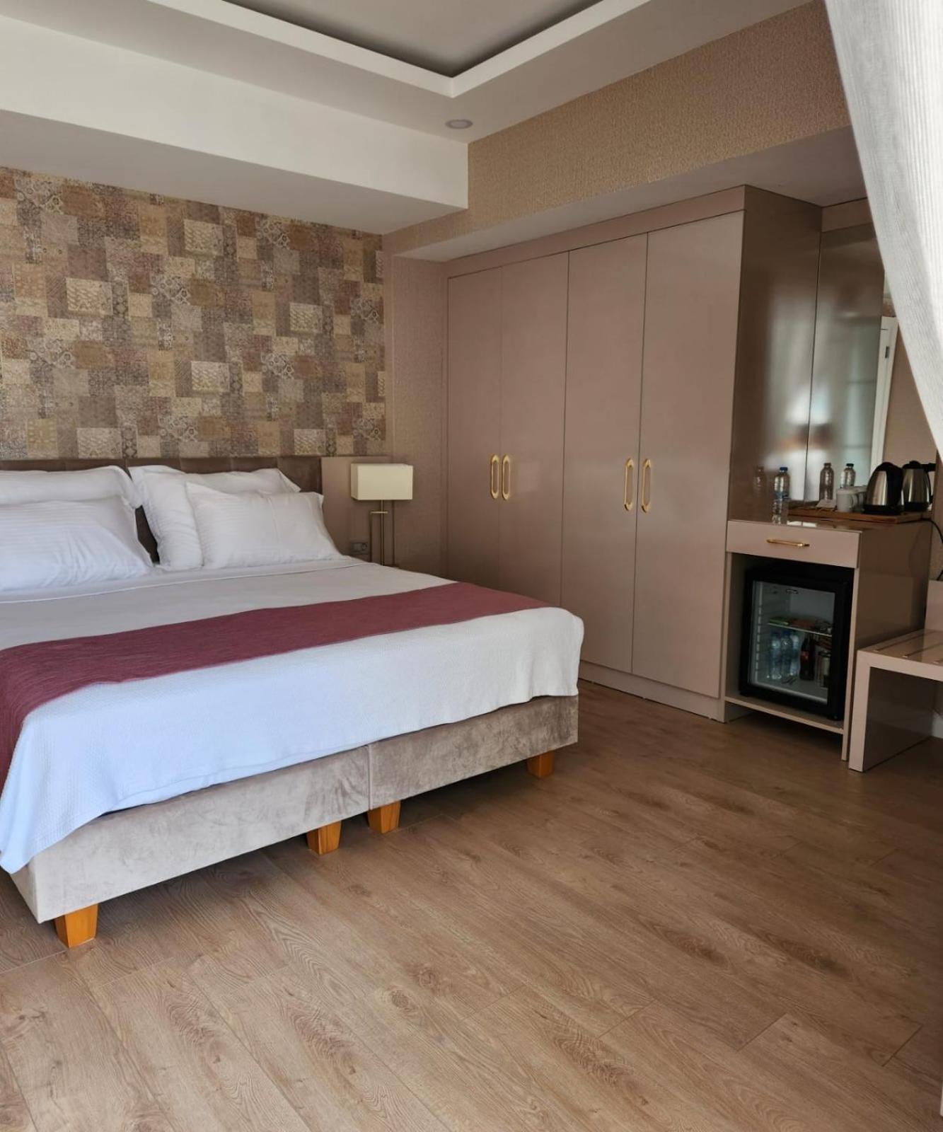 Quarto Deluxe com Cama de Casal ou 2 de Solteiro